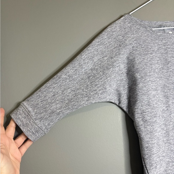Mondetta Grey 3/4 Sleeve Athletic Top Size
Dot 3 | Lightweight Performance Tee - Picture 5 of 7